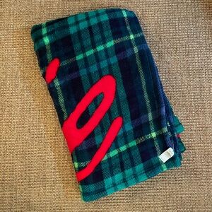 NWT Aerie Plaid Fuzzy Blanket